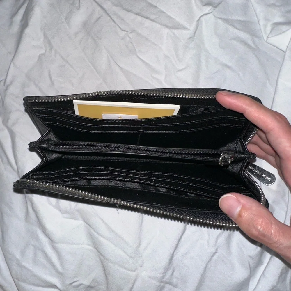 Michael Kors Black Jet Set Travel Zip-Around Wallet